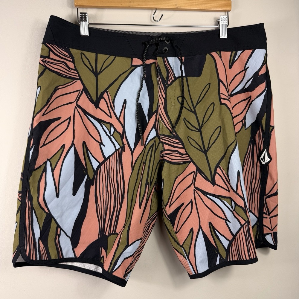 Volcom Mod-Tech Board Shorts Men's 38 Tropical Palms Swim Trunks Surf REPREVE